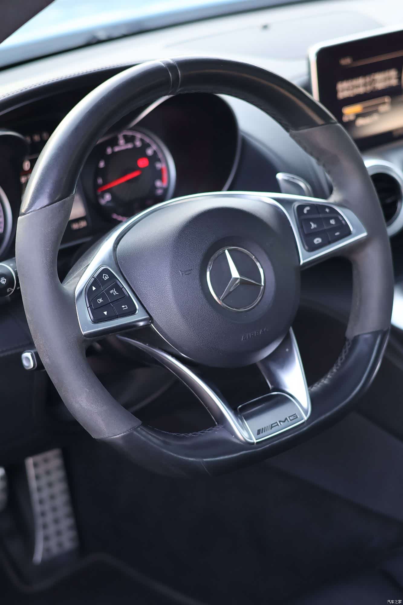 MG AMG, 2016 12