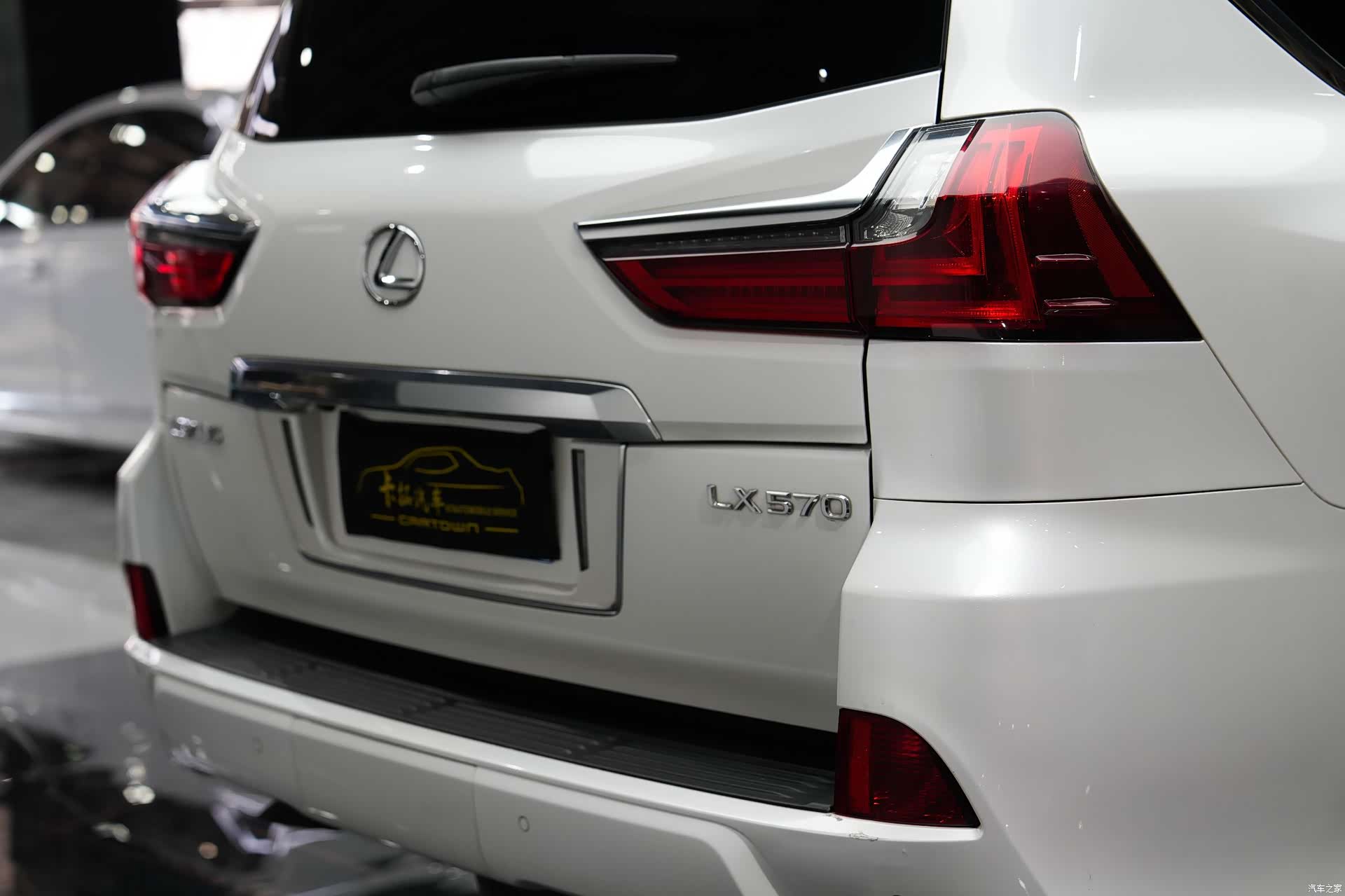 Lexus LX, 2020 9