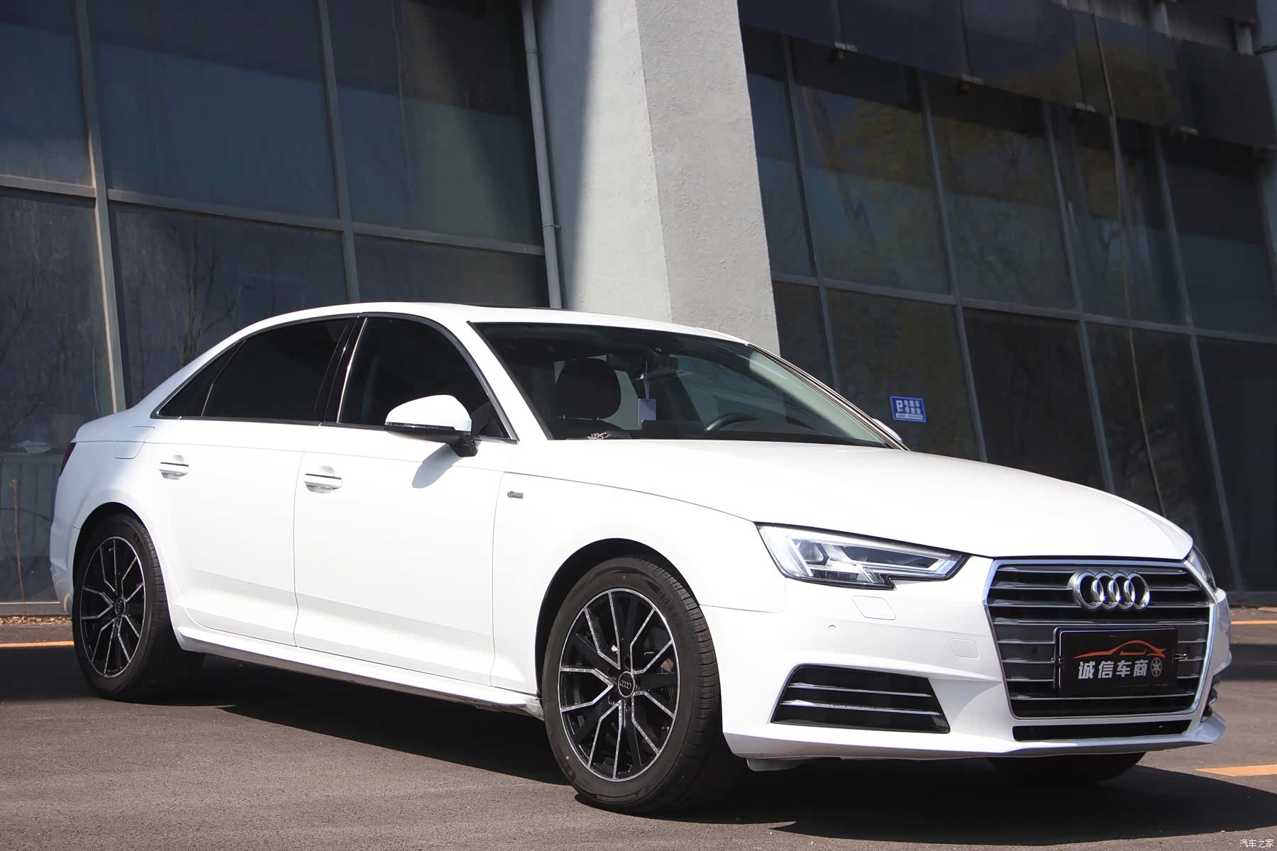 Audi A4L, 2017 3