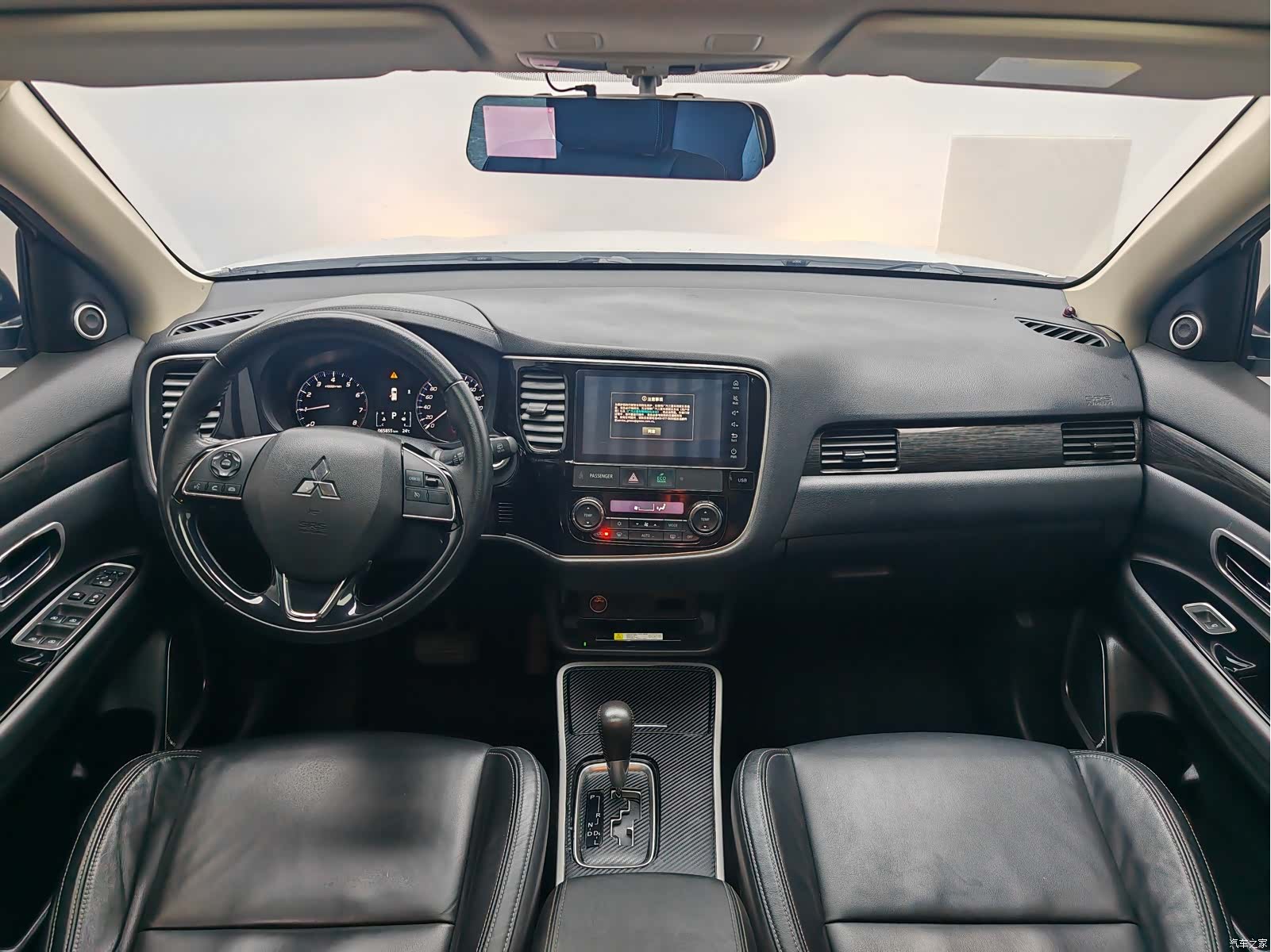 Mitsubishi Outlander, 2020 15