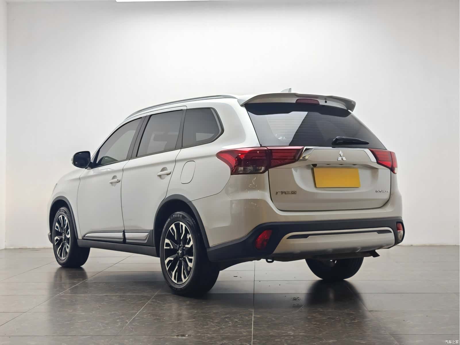 Mitsubishi Outlander, 2020 4