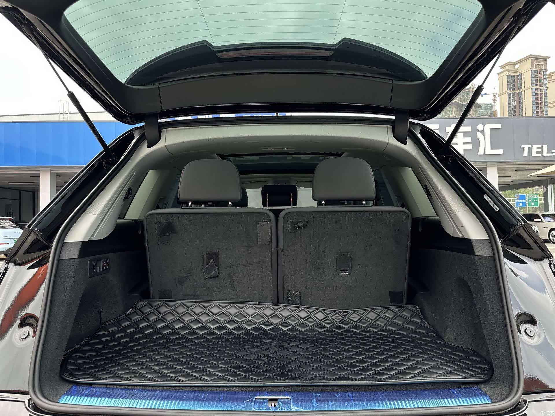 Audi Q7, 2022 14