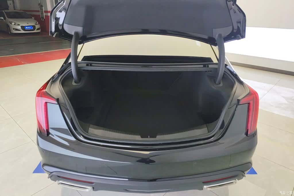 Cadillac CT5, 2023 4
