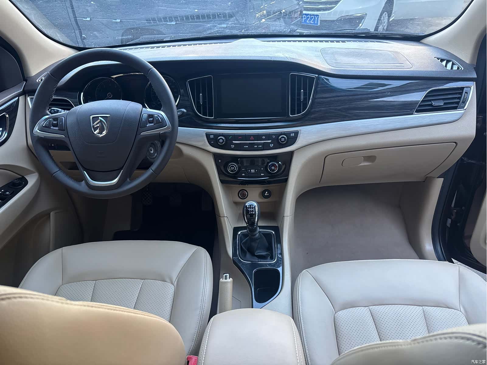 Wuling 730, 2016 16
