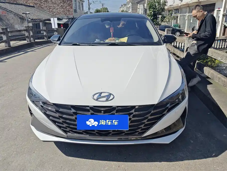 Hyundai Elantra