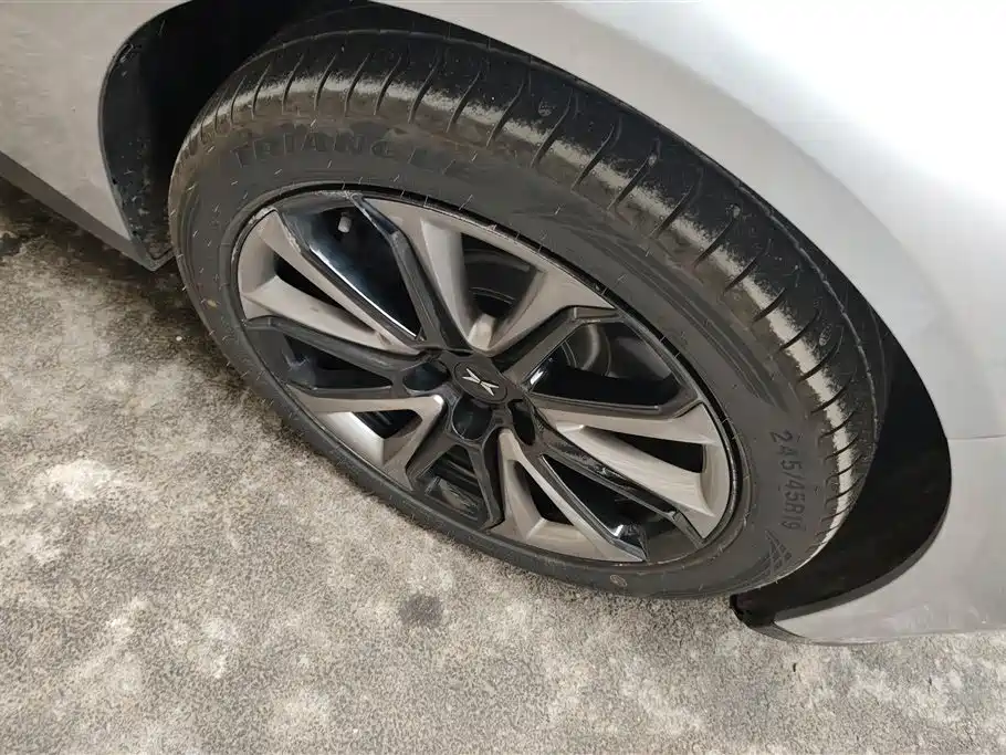 XPENG P7