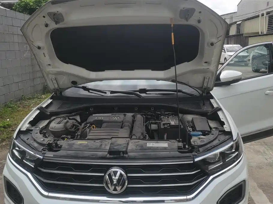 Volkswagen T-ROC exploring Songs