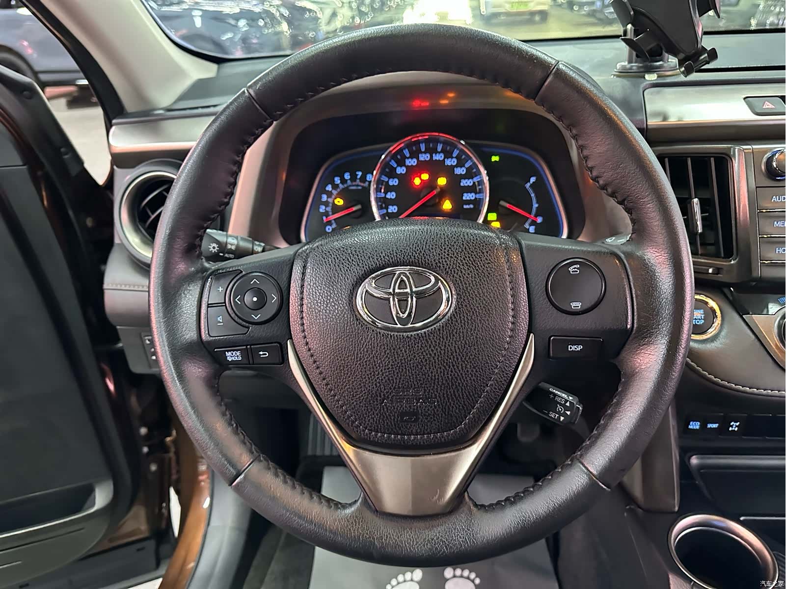 Toyota RAV4, 2015 13