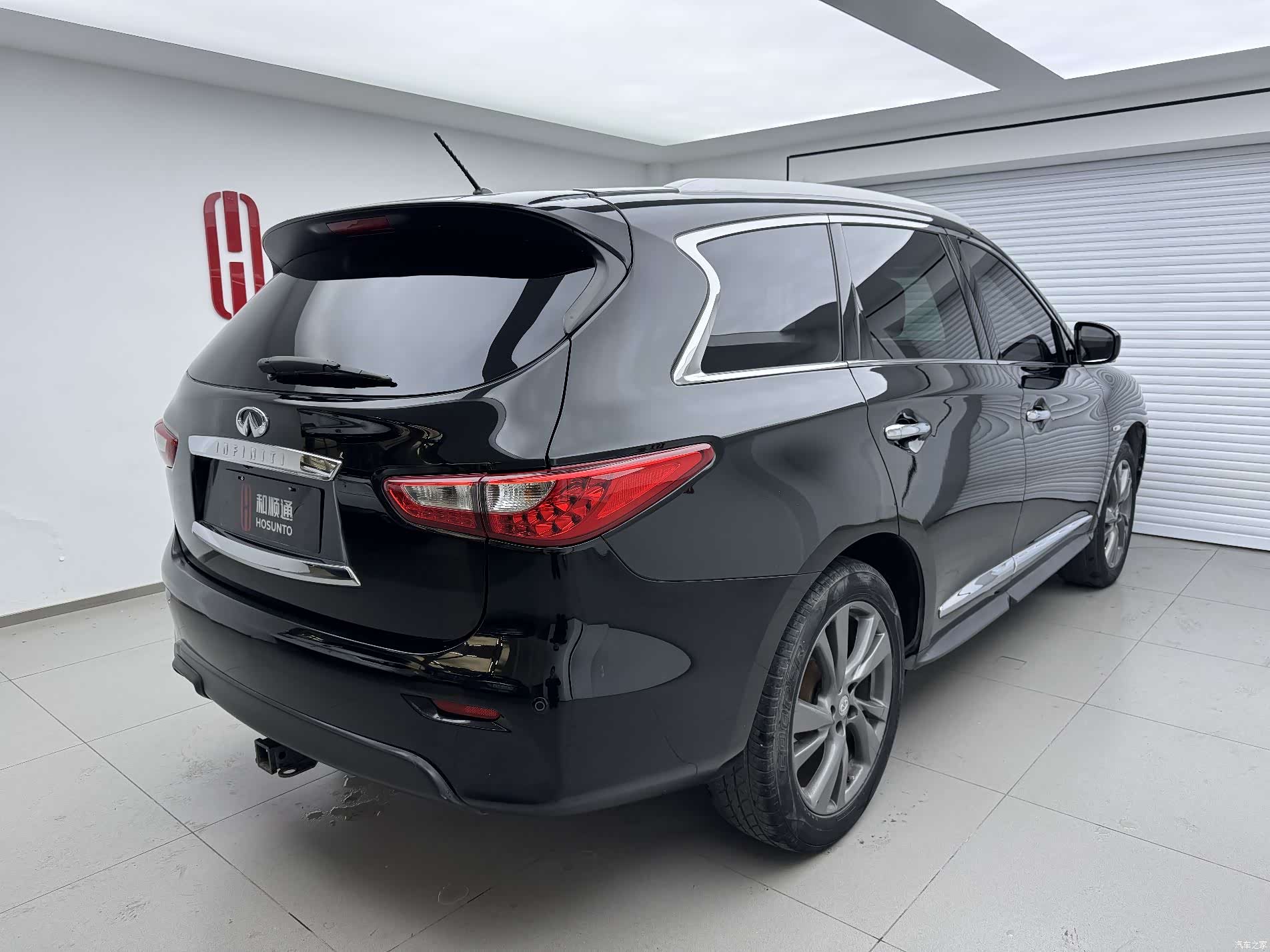 Infiniti JX35, 2014 9