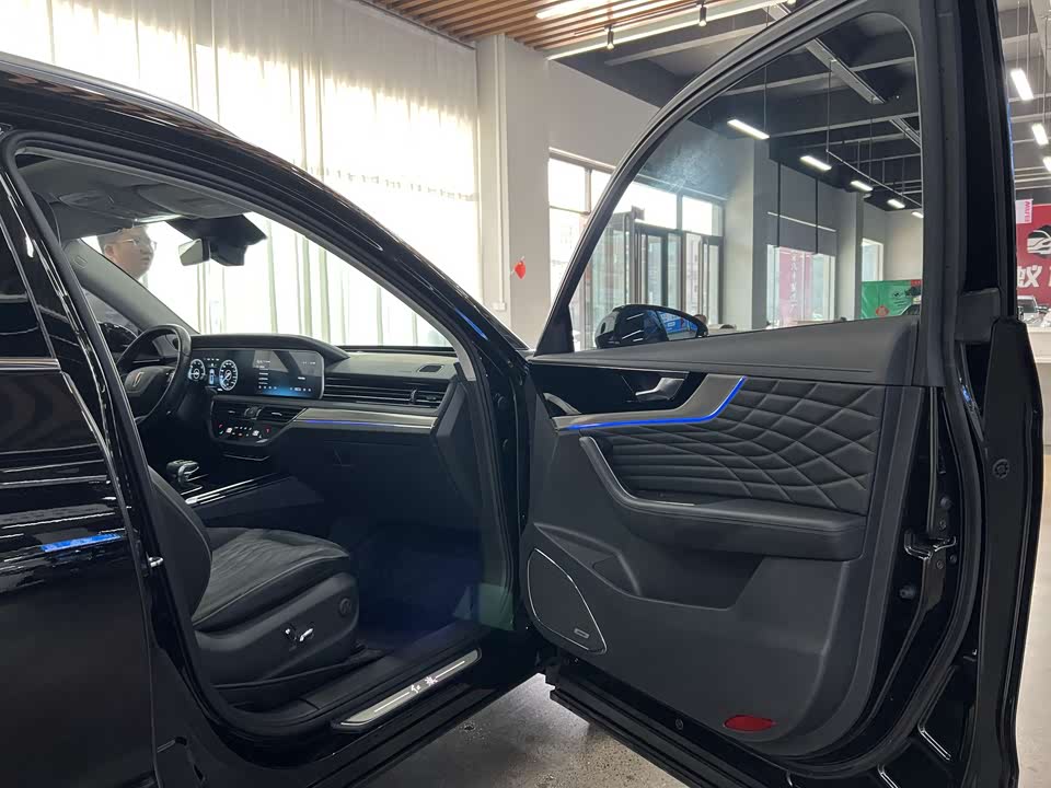 Hongqi HS5