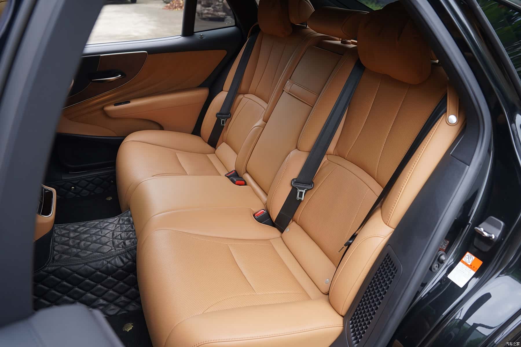 Lexus LS, 2022 23