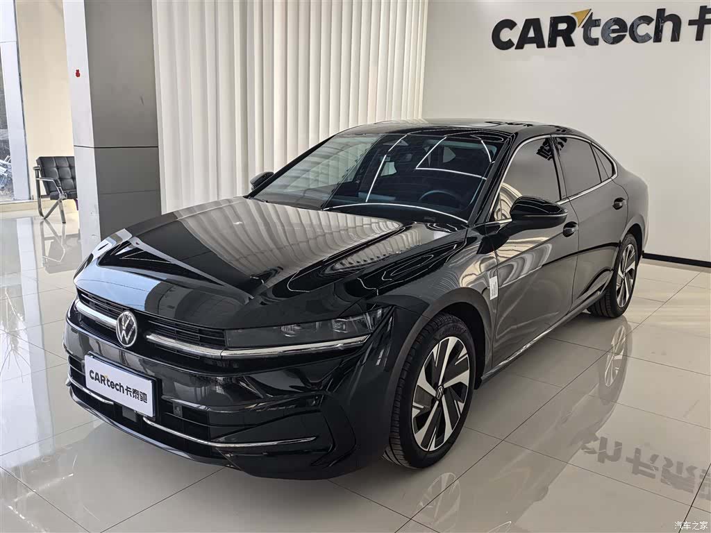 Volkswagen Magotan, 2025 1