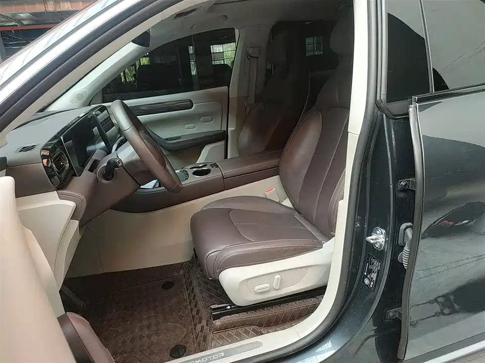 Leapmotor C11