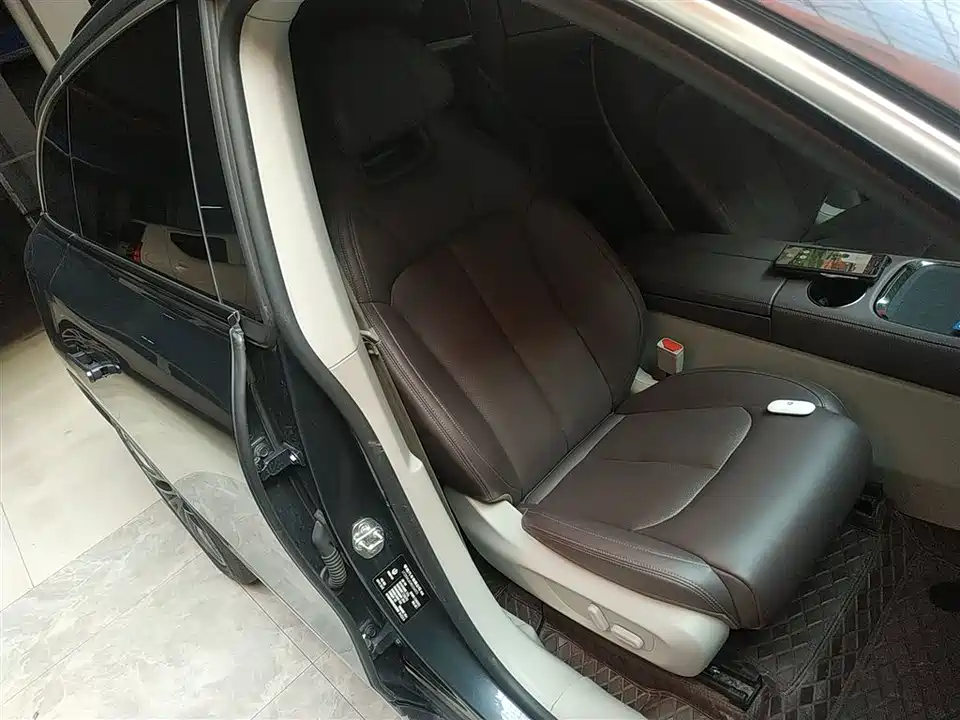 Leapmotor C11