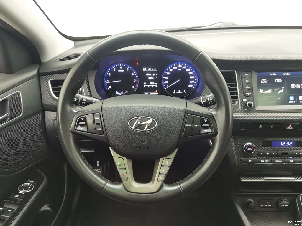 Hyundai DLX, 2016 11