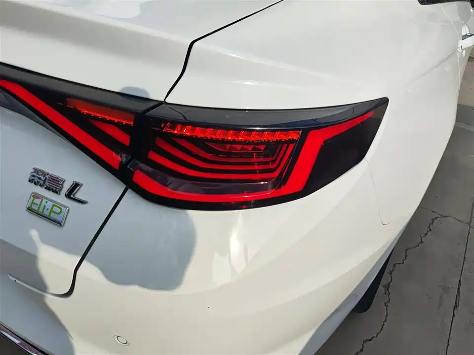 Geely Emgrand L HiP