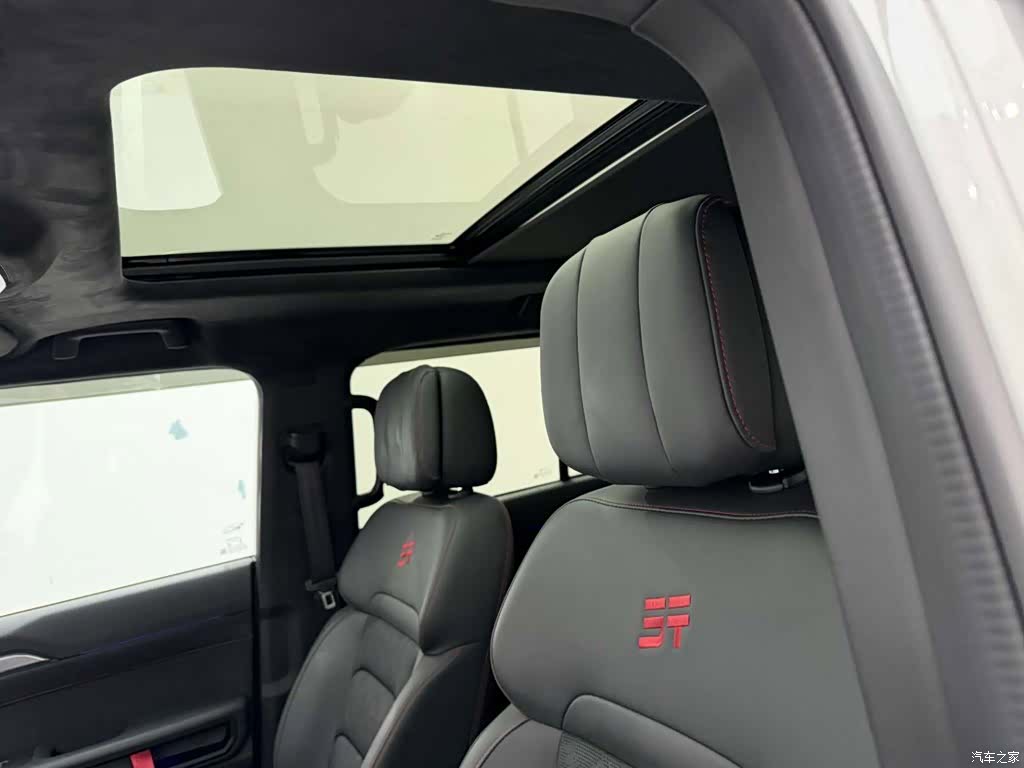 Jetour Traveller, 2025 16