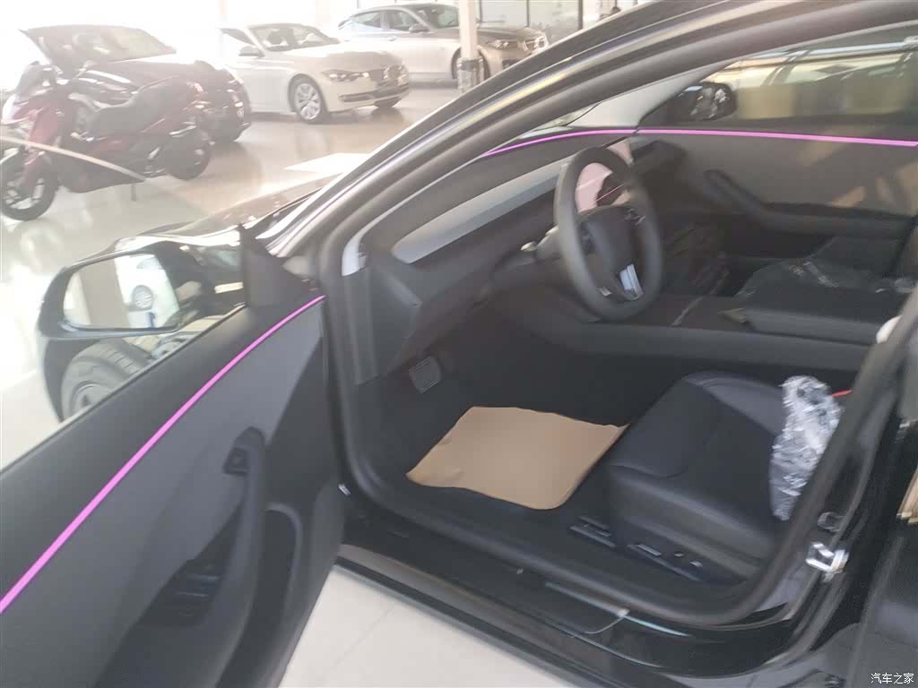 Tesla Model 3, 2026 12