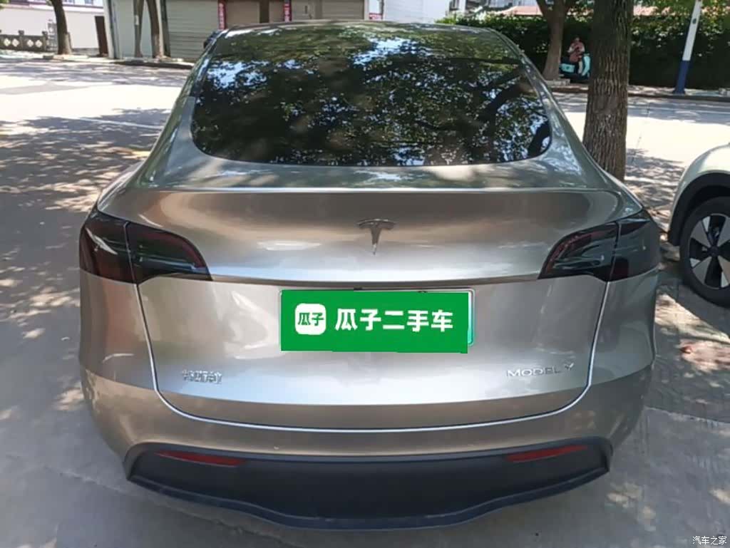 Tesla Model Y, 2023 6