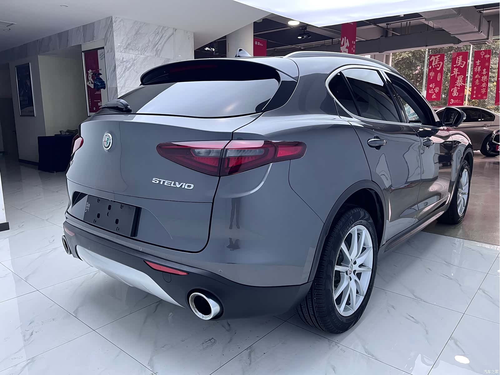 Alfa Romeo Stelvio, 2019 7