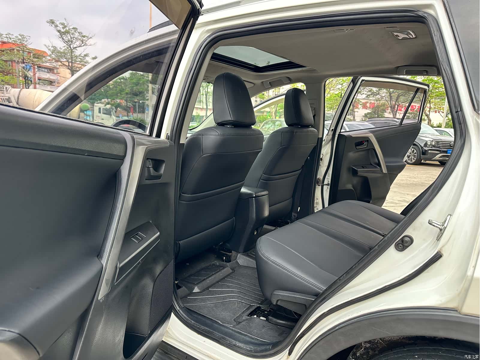Toyota RAV4, 2017 10