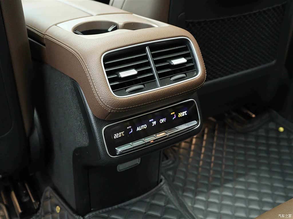 Mercedes-Benz GLE, 2024 18