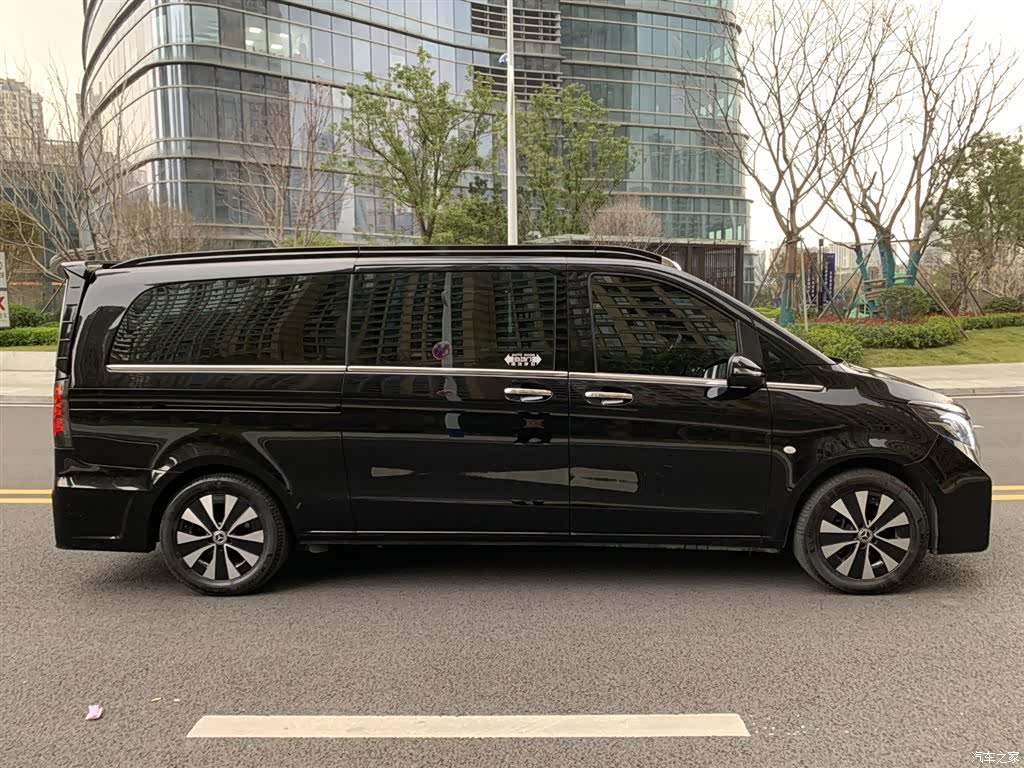 Mercedes-Benz 7, 2025 9