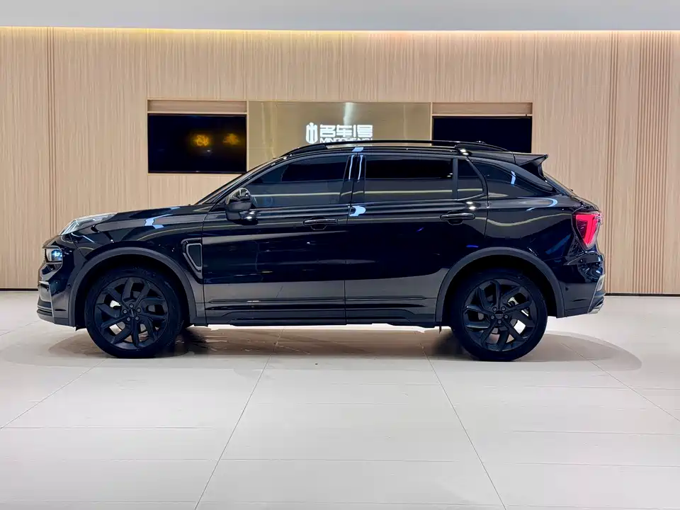 Lynk & Co 01
