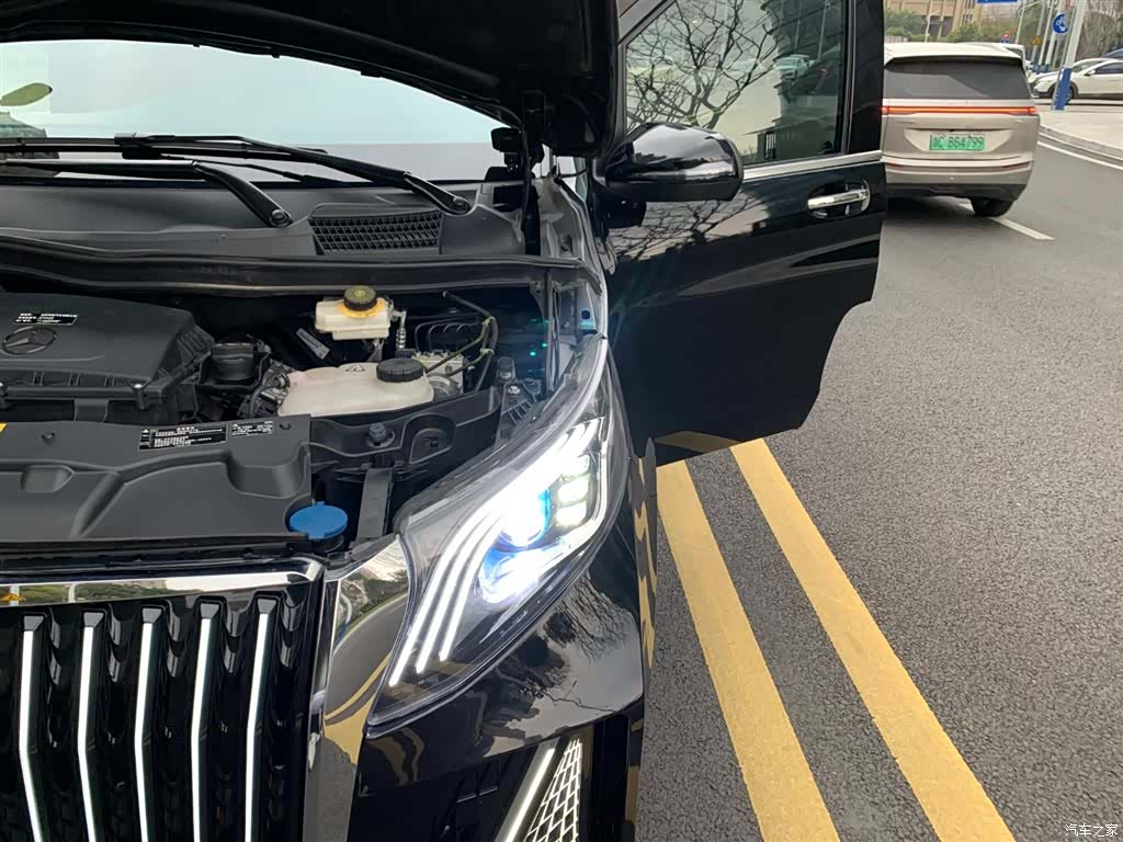 Mercedes-Benz 7, 2025 26