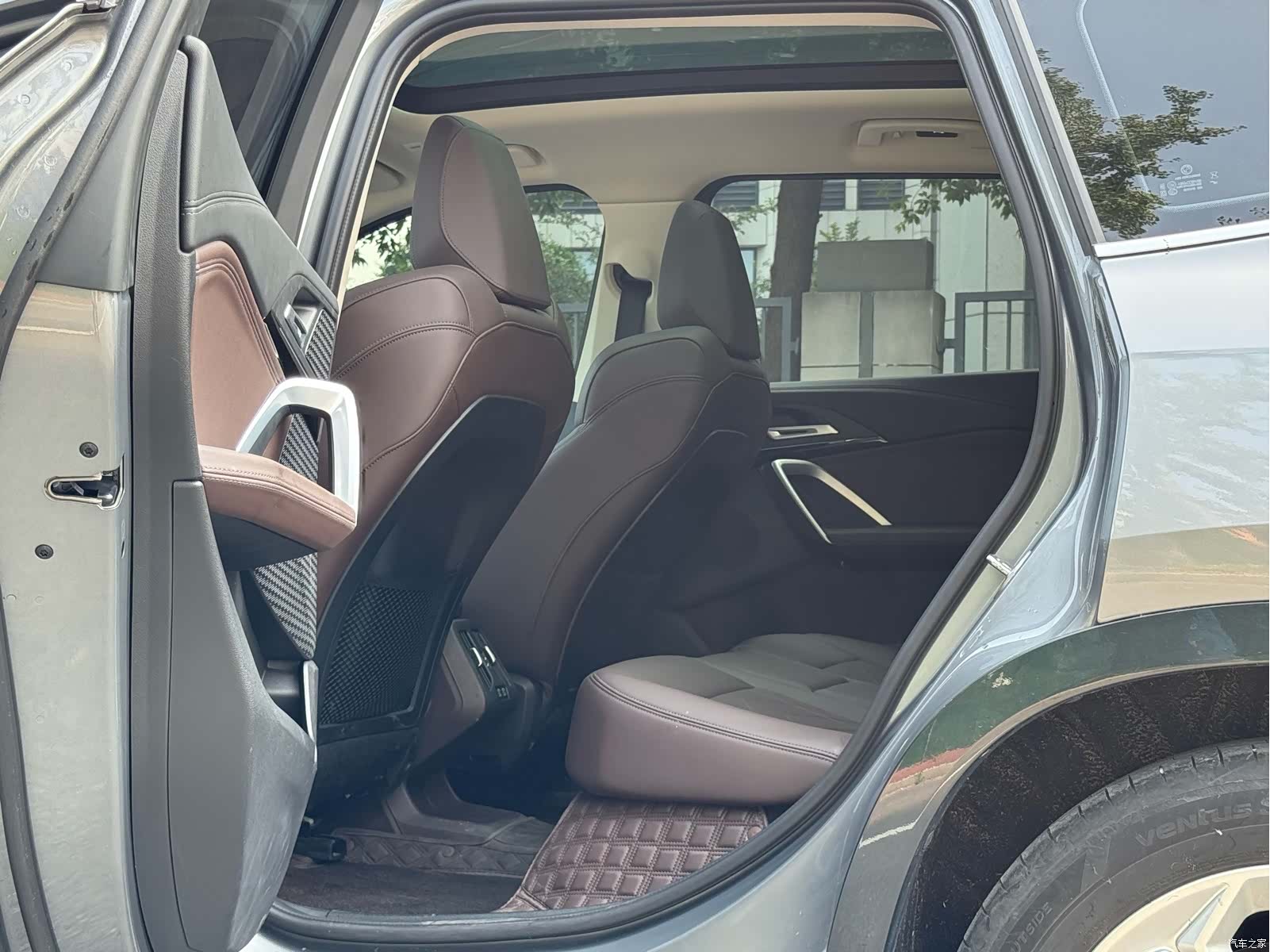 BMW iX1, 2024 11