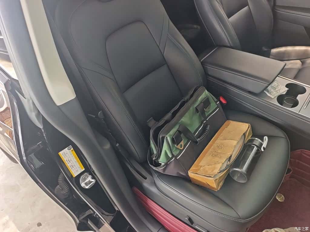 Tesla Model Y, 2023 25