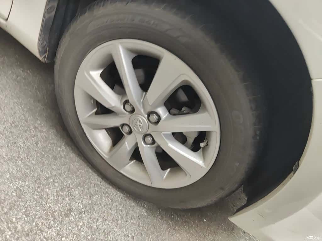 Toyota YARiS L, 2015 26