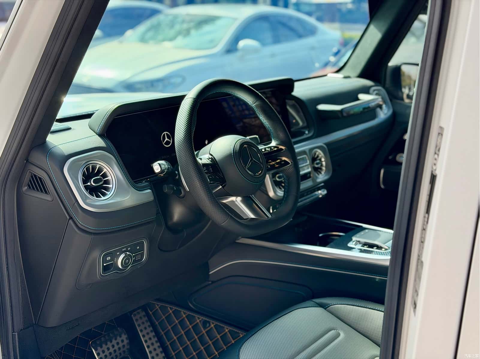 Mercedes-Benz G-Class, 2025 11