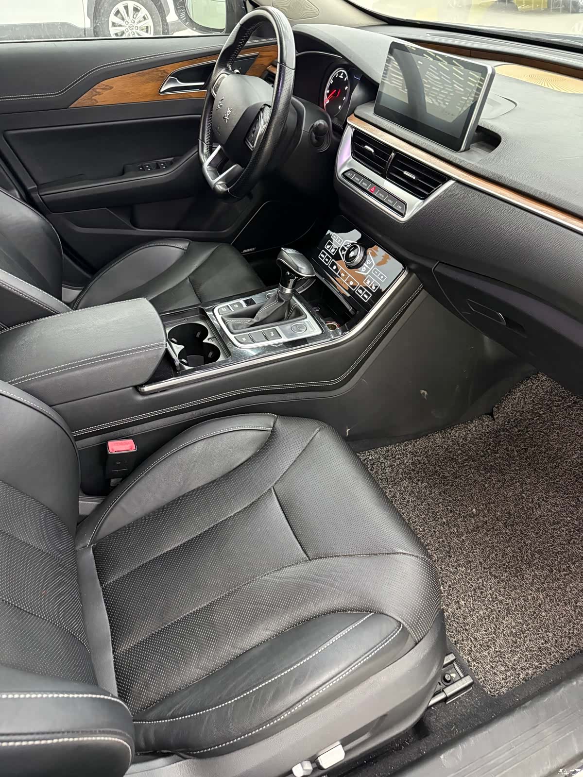 Hongqi H5, 2018 4