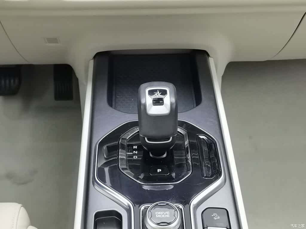 Geely Icon, 2023 13