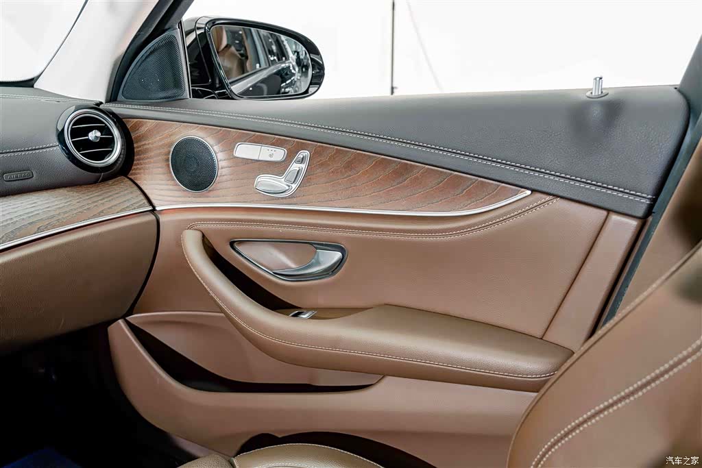 Mercedes-Benz E-Class, 2022 15