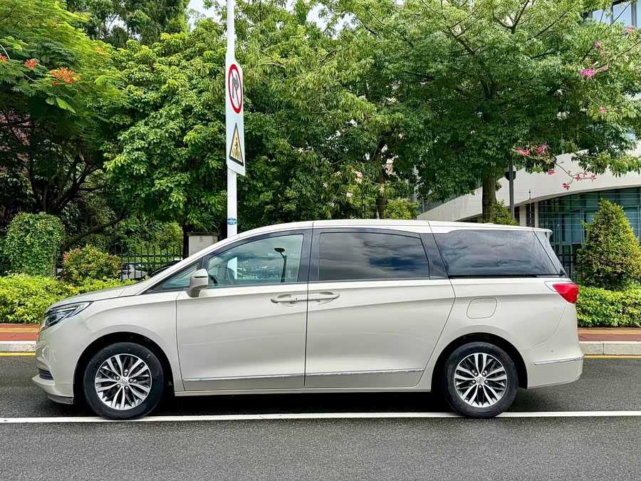 Buick GL8 2017, фото 9