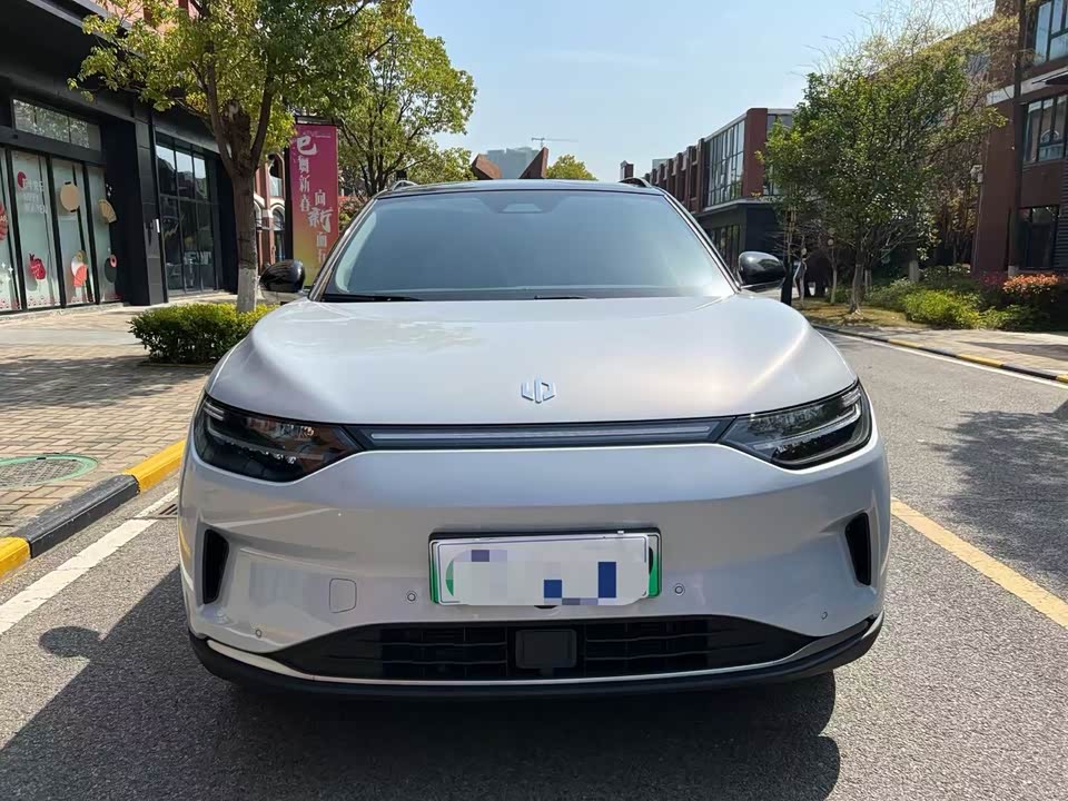 Leapmotor C11