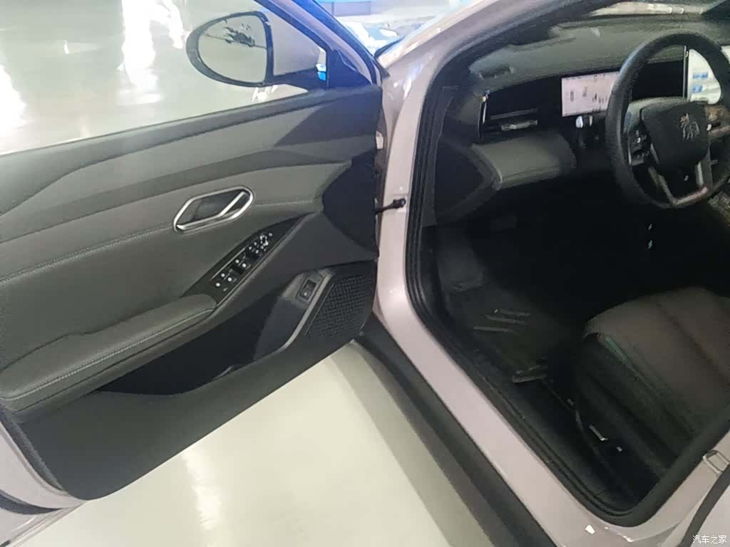 BYD Qin, 2025 16