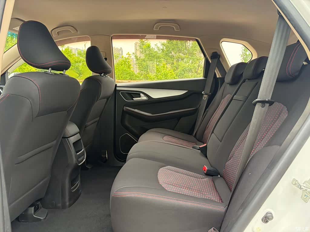 Wuling 560, 2016 15