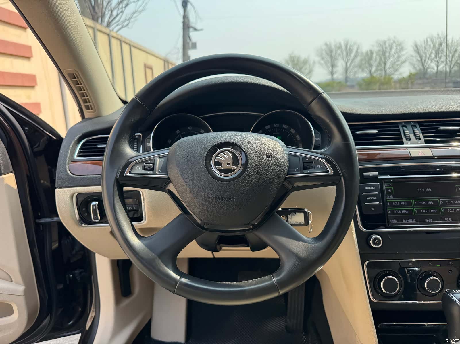 Skoda Superb, 2016 10