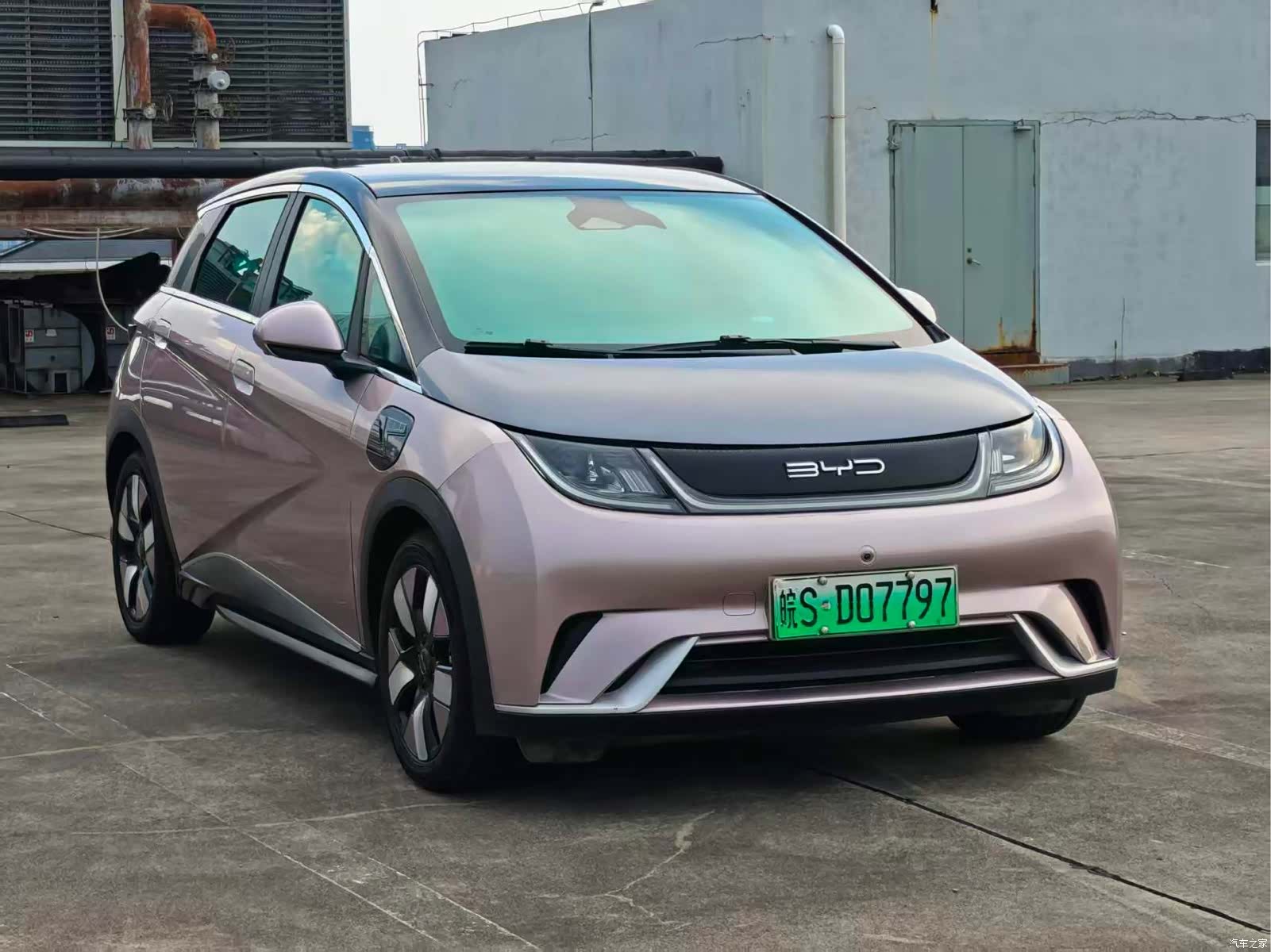 BYD Dolphin, 2022 3