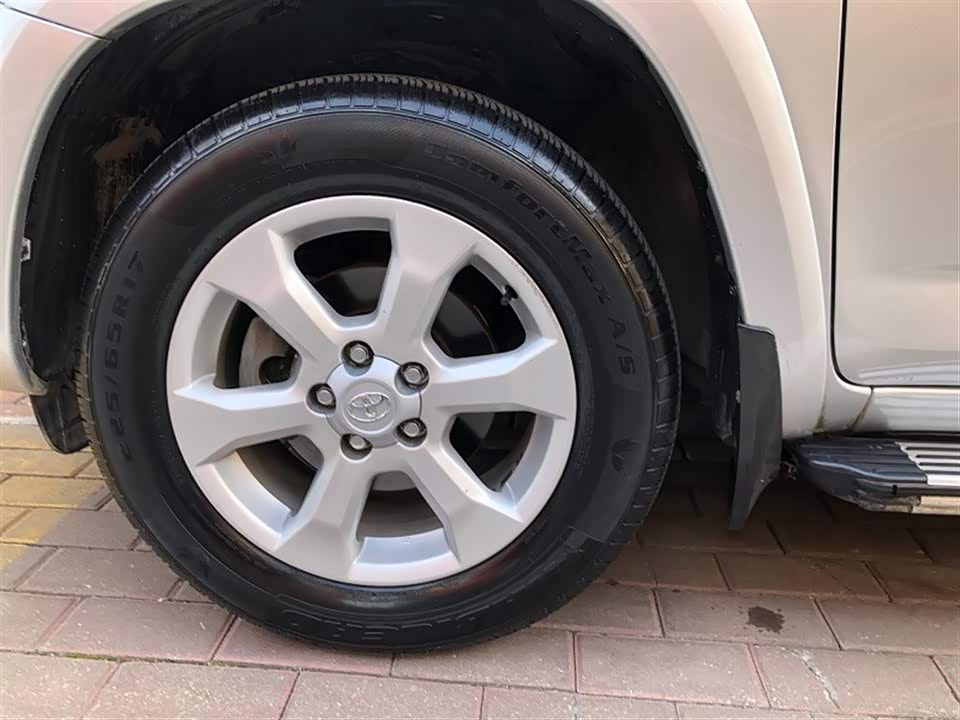 Toyota RAV4 Rongfang