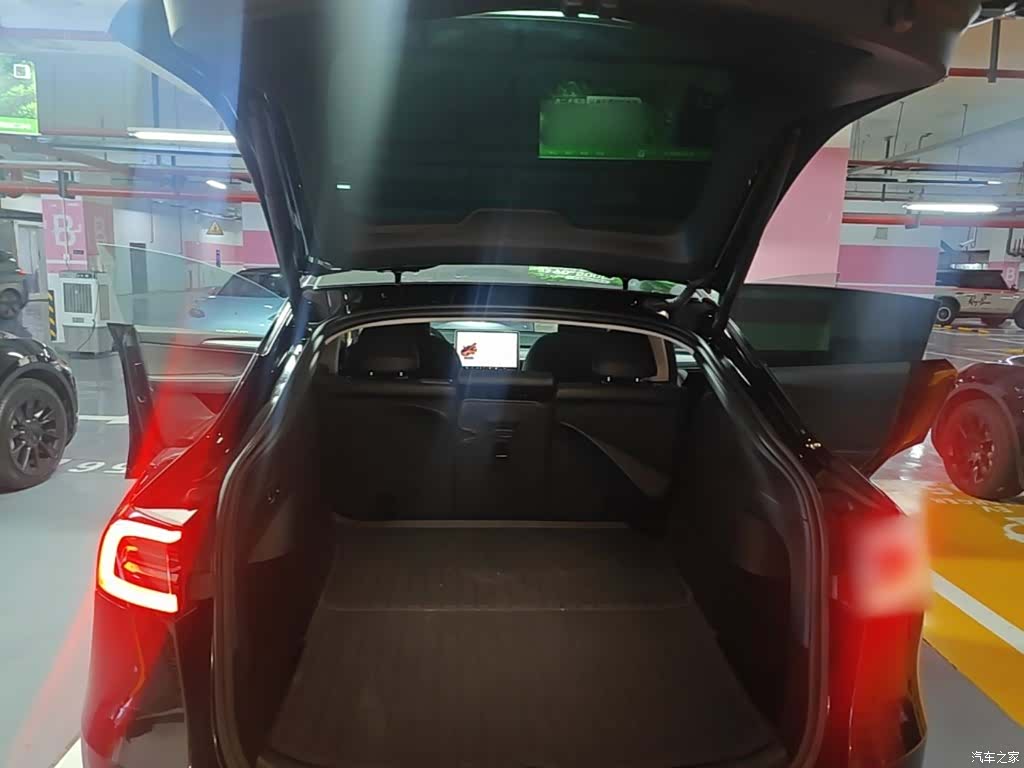 Tesla Model Y, 2023 15