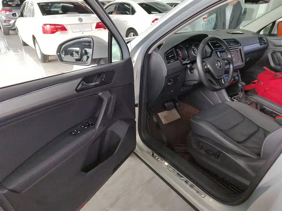 Volkswagen Tiguan L
