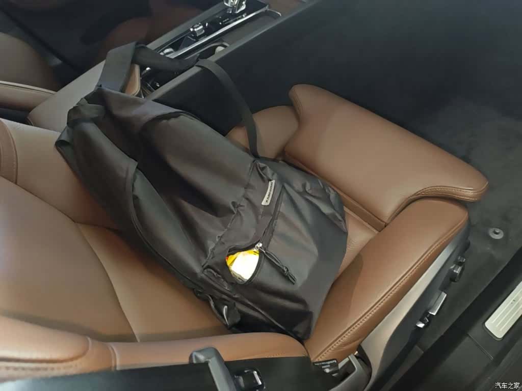 Volvo XC60, 2021 25