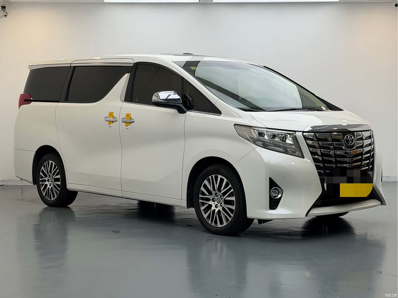Toyota Alphard, 2017 3