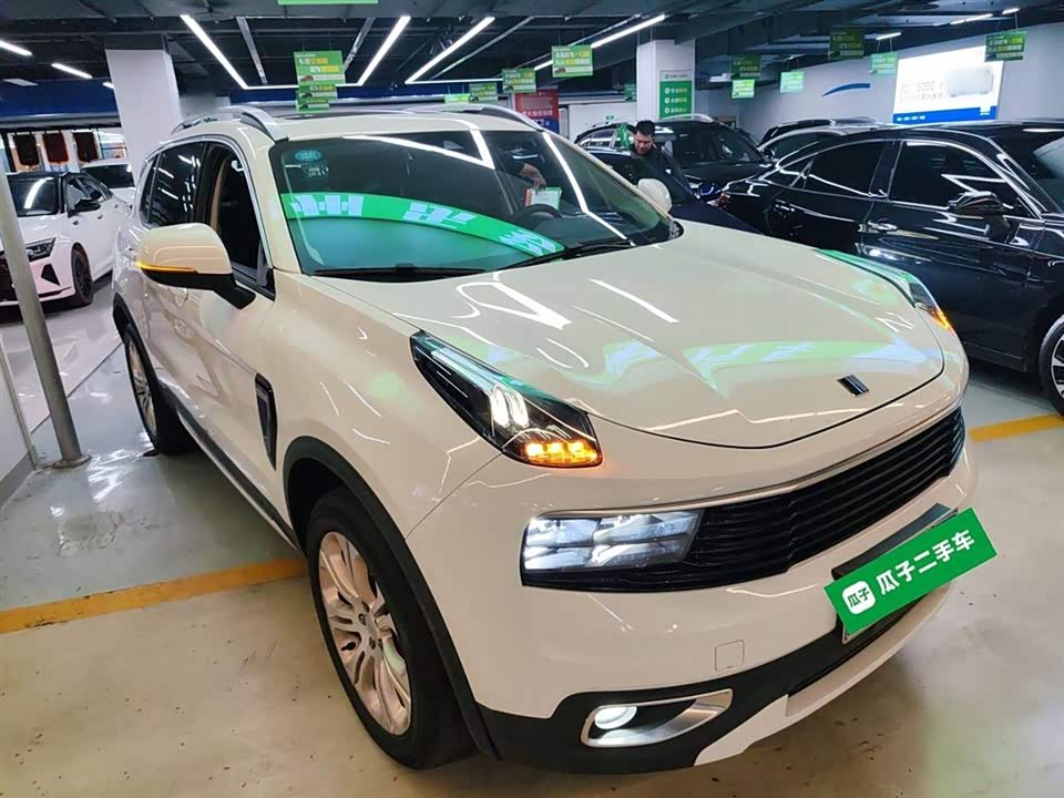 Lynk & Co 01