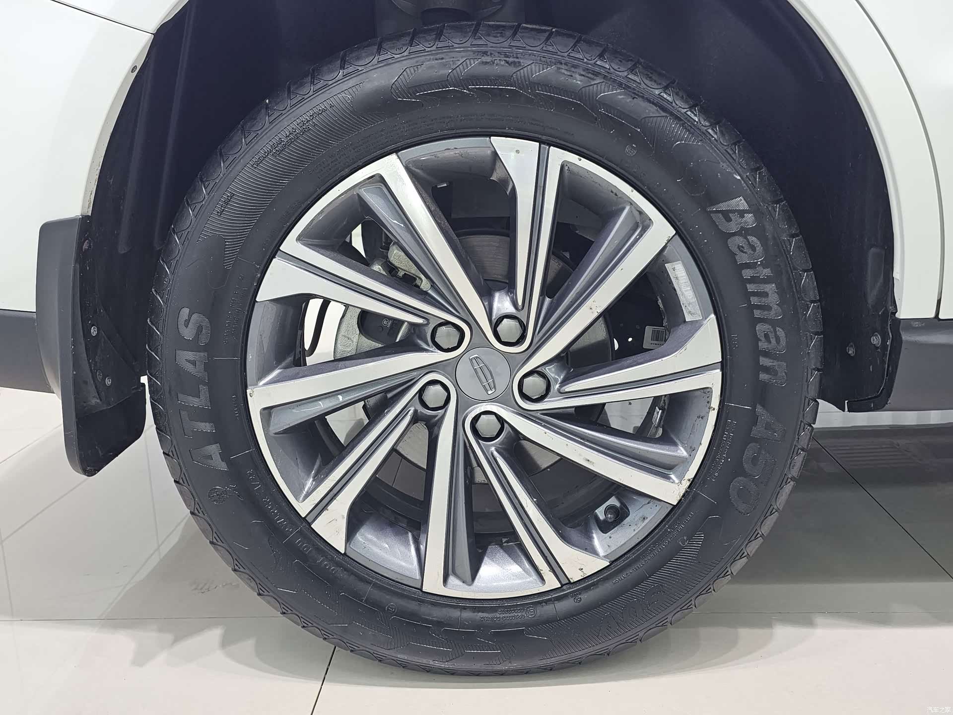 Geely X6, 2022 11