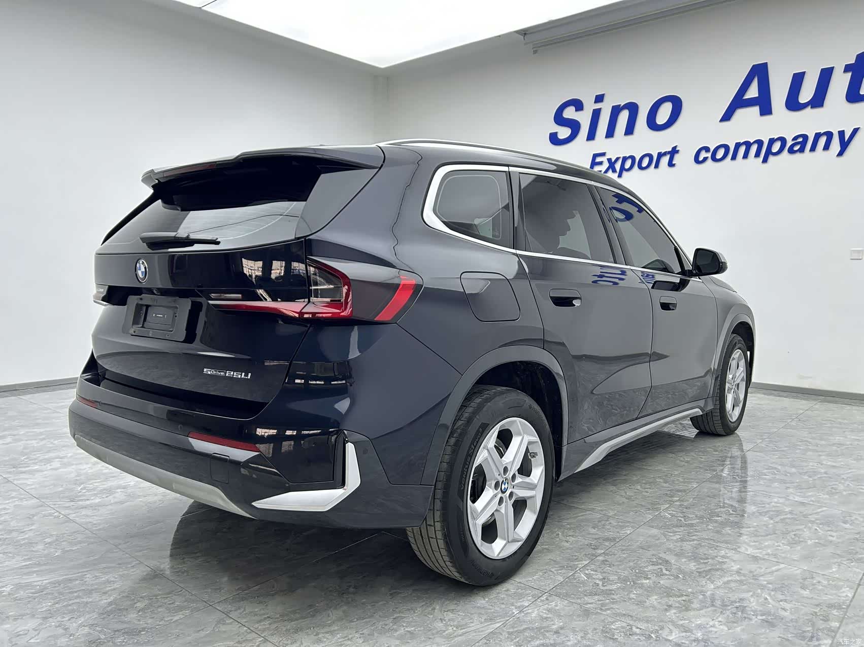 BMW X1, 2023 все фото